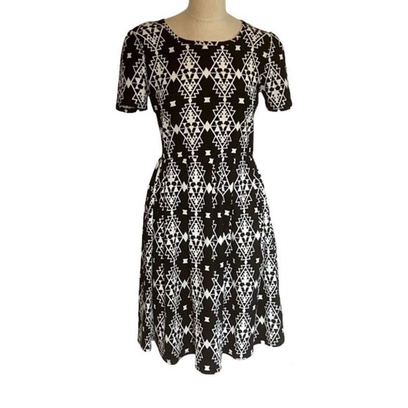 LuLaRoe Amelia Dress Aztec Medium Black White Pockets Zipper Geometric Unicorn - Picture 2 of 7